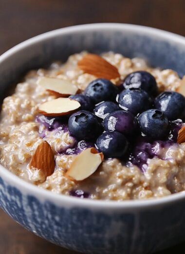 Slow Cooker Blueberry Oatmeal